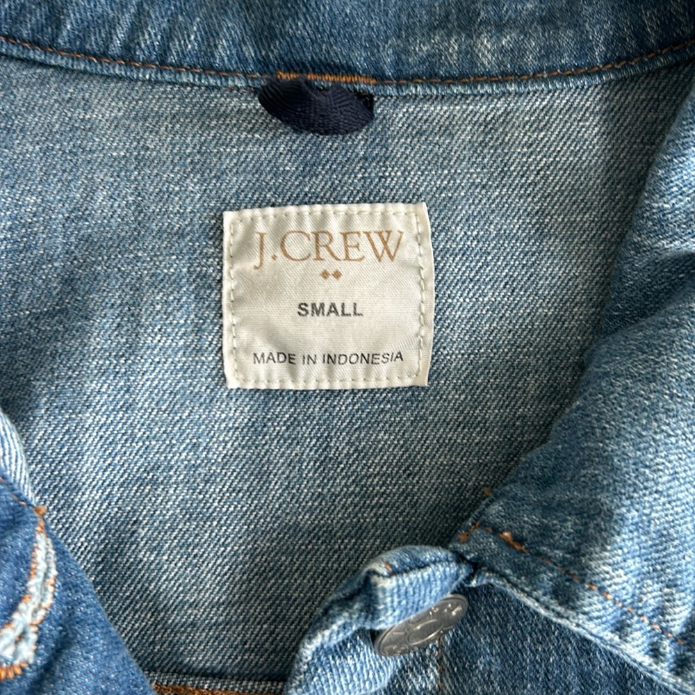 J. CREW Women’s Classic Denim Jean Jacket Light/Med. Blue Distressed Wash SIZE S - Picture 3 of 16